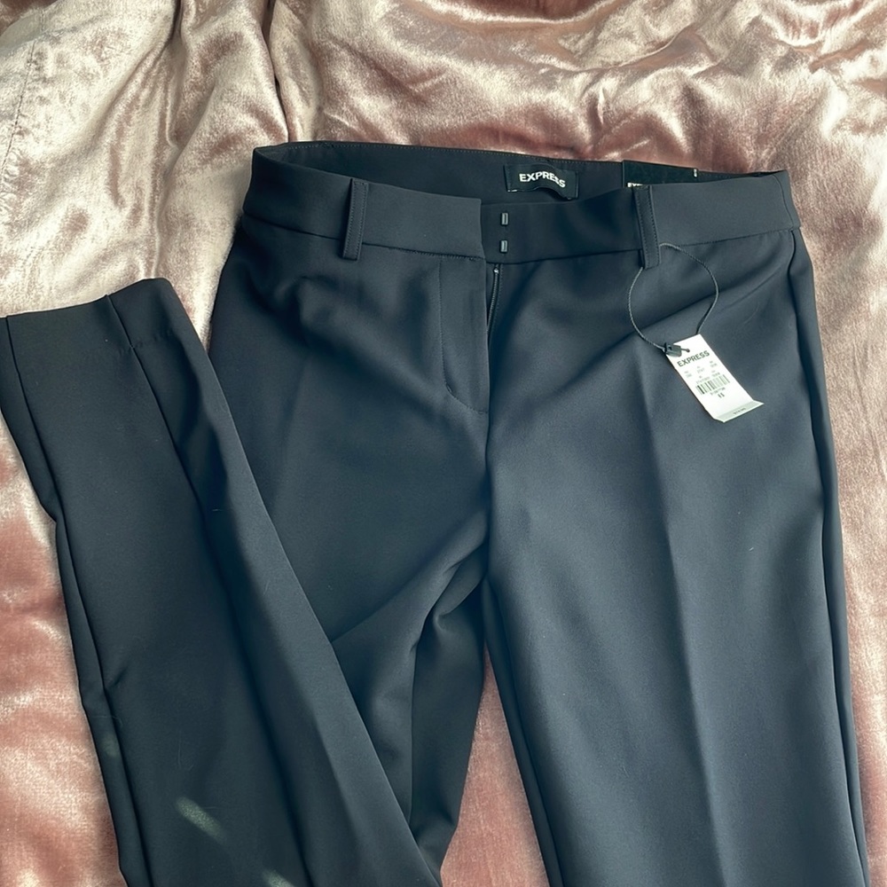 Express skinny mid rise stretchy work pants. New with tags. Black